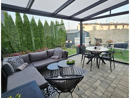 Poliwęglan czy szkło - który materiał na zadaszenie?