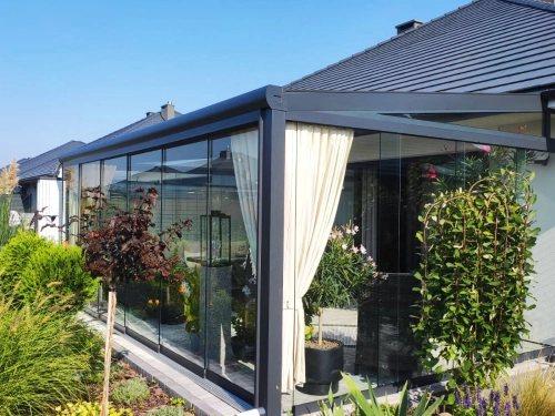 Realizacja 57- zadaszenie 6,06 x 3,00 dwa słupy przednie, Poznań