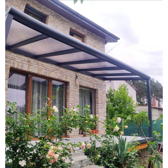 Nowoczesne zadaszenie ogrodowe 6,06 x 3,00 m – funkcjonalny dach poliwęglanowy i aluminiowa konstrukcja