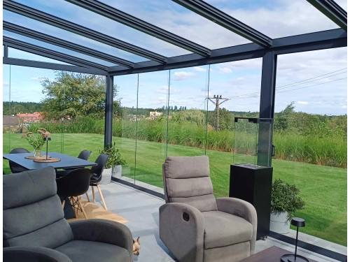 Aluminiowe zadaszenie tarasu – luty to najlepszy moment na zakup?