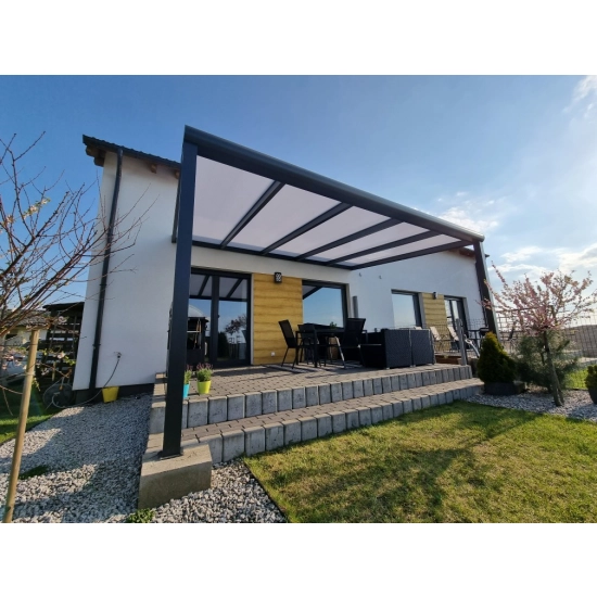 Wytrzymałe zadaszenie tarasu 4,06 x 3,50 m – funkcjonalne i nowoczesne Wytrzymałe zadaszenie tarasu 4,06 x 3,50 m – funkcjonalne i nowoczesne