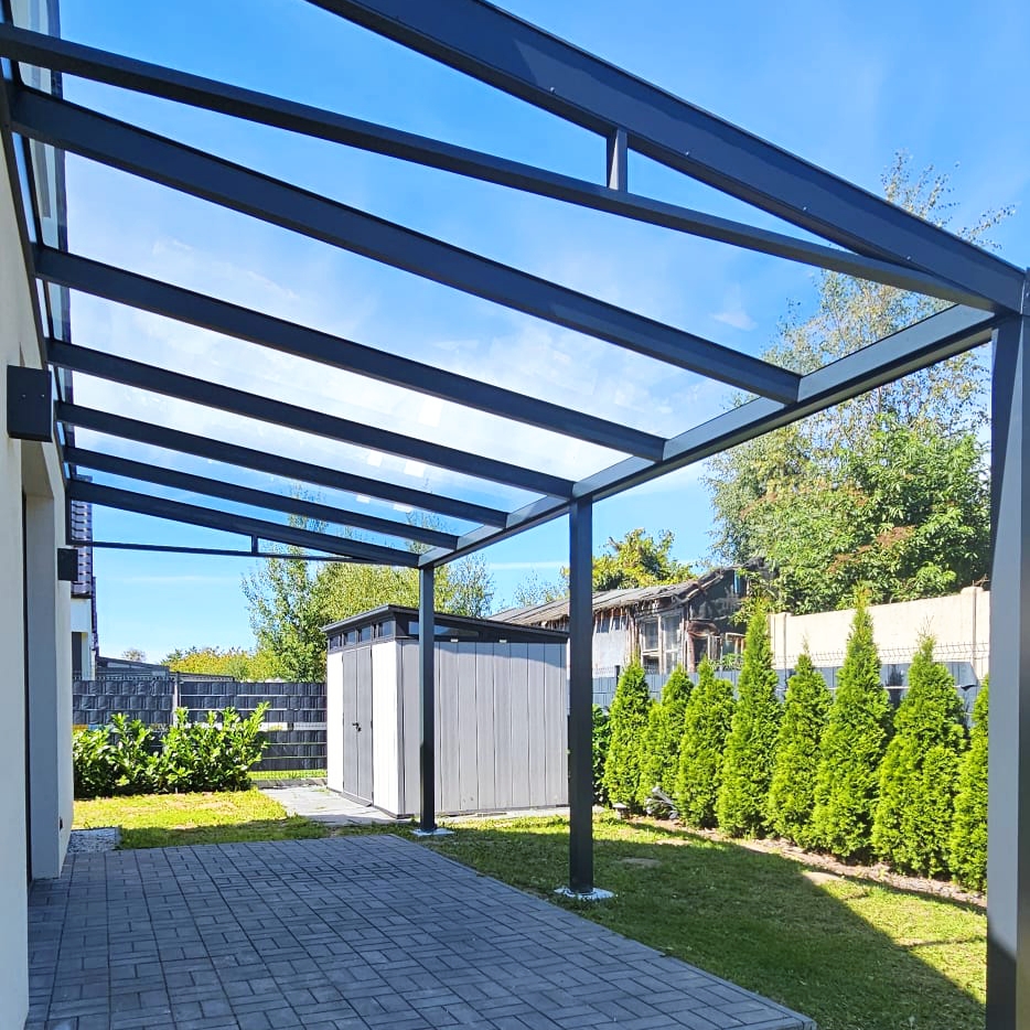 Szklany dach na tarasie